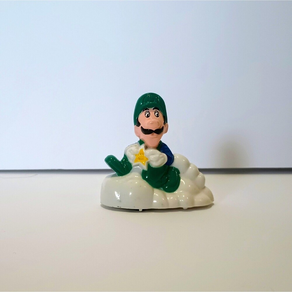 Nintendo of America Luigi Vintage 1989 Pull Back Figure On White Cloud Toy